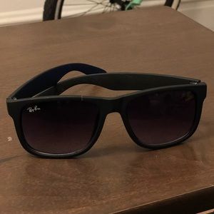 AUTHENTIC Ray-Ban Justin Classic in Black Gradient